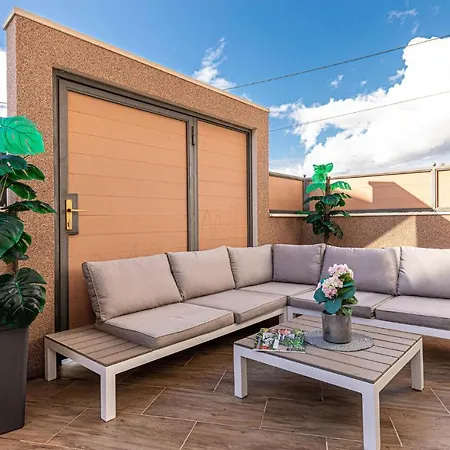2 Bedroom Stunning In Okrug Gornji Apartment Trogir