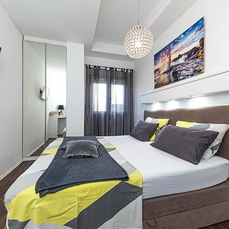 2 Bedroom Stunning In Okrug Gornji * Trogir